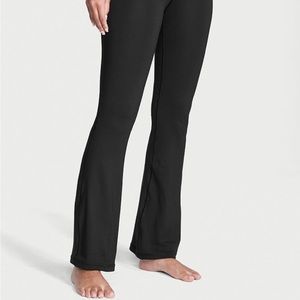 VICTORIA'S SECRET
Cotton High Waist Flare Legging